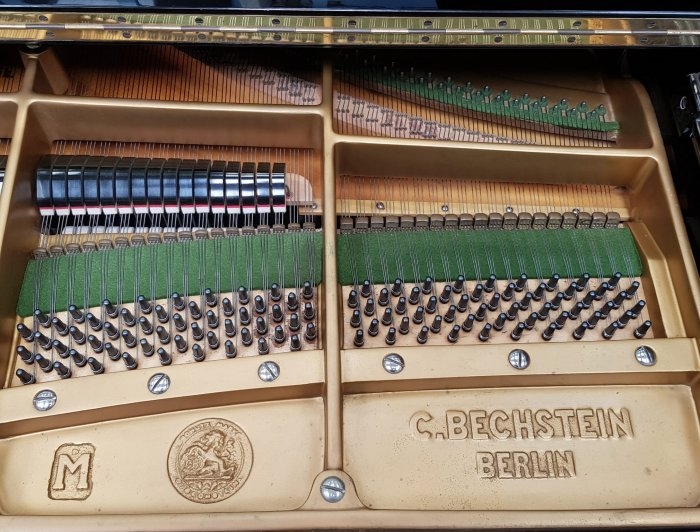 Bechstein model M