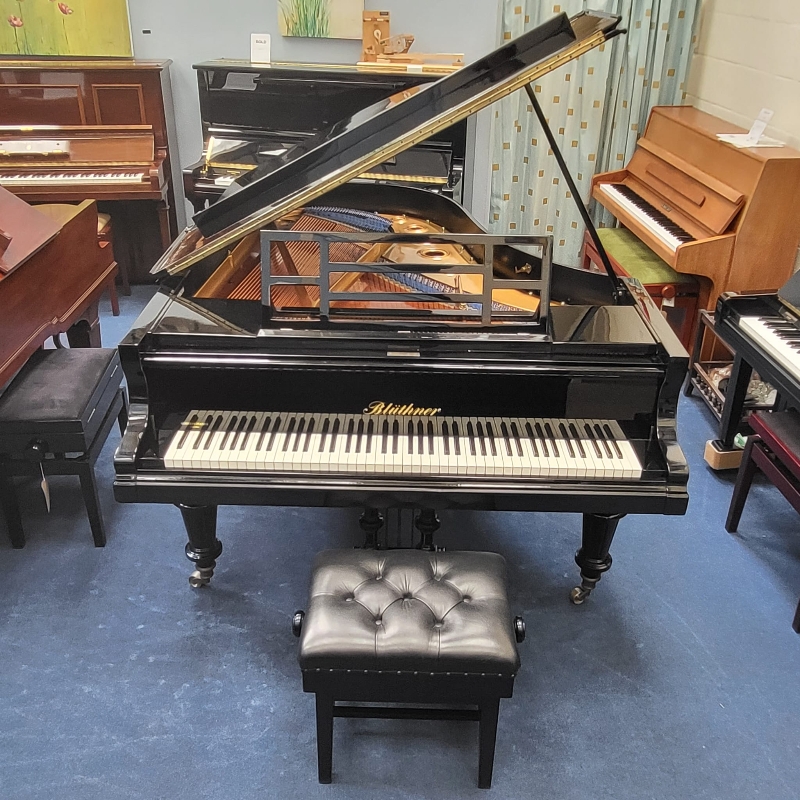 Bluthner VII grand Piano in bright black – Gallery image – Roberts Pianos Oxford