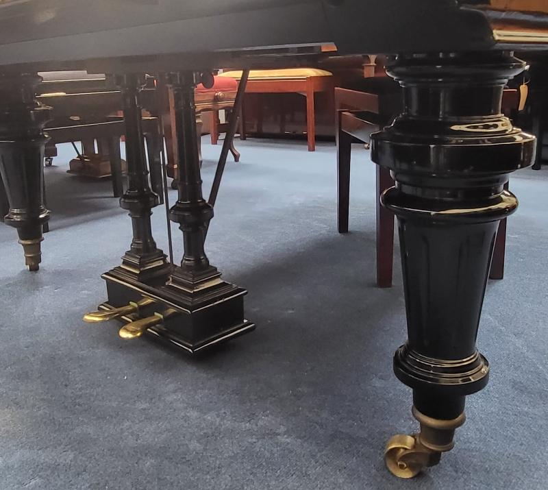 Bluthner VII grand Piano in bright black – Gallery image – Roberts Pianos Oxford