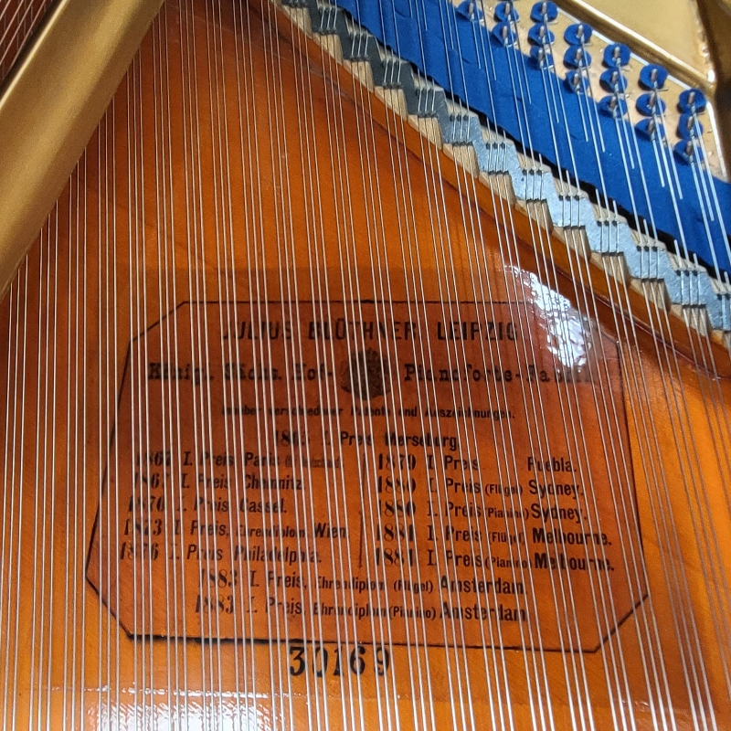 Bluthner VII grand Piano in bright black – Gallery image – Roberts Pianos Oxford