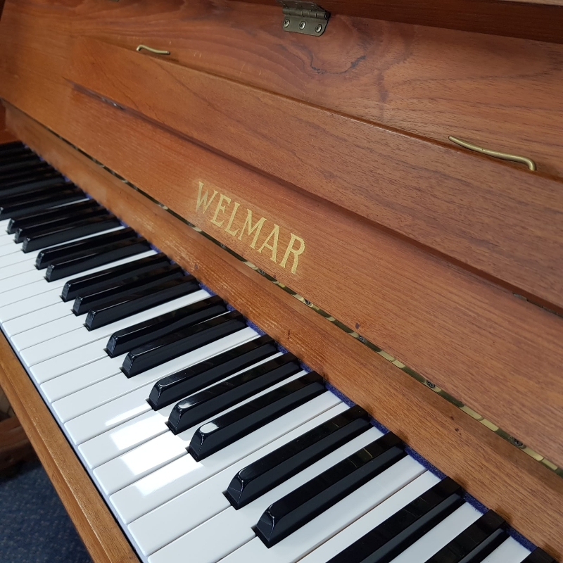 Welmar upright Piano in mahogany – Gallery image – Roberts Pianos Oxford
