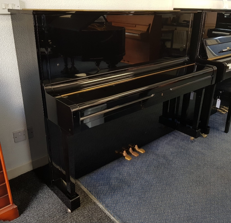 Yamaha U1H