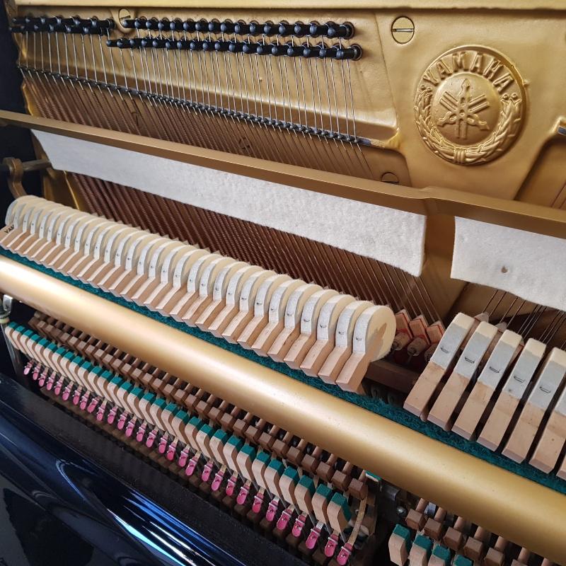 Yamaha U1H upright Piano in Black – Gallery image – Roberts Pianos Oxford