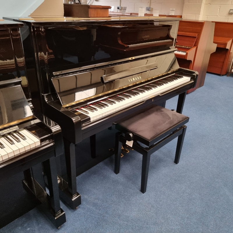 Yamaha U1H