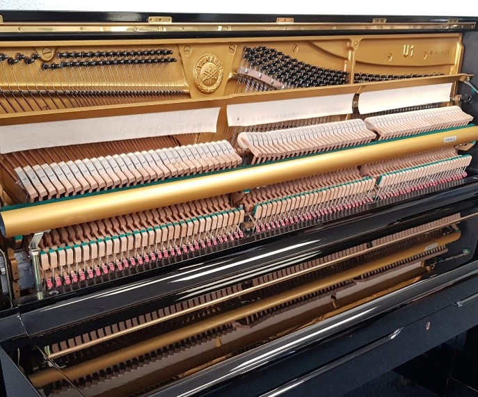 Yamaha U1H