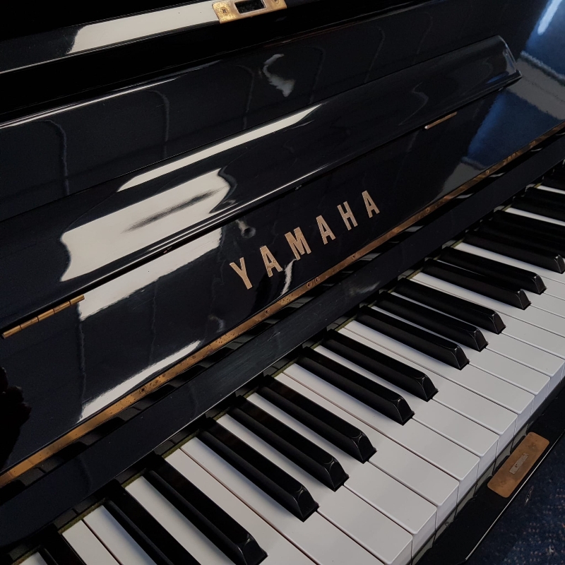 Yamaha U1H