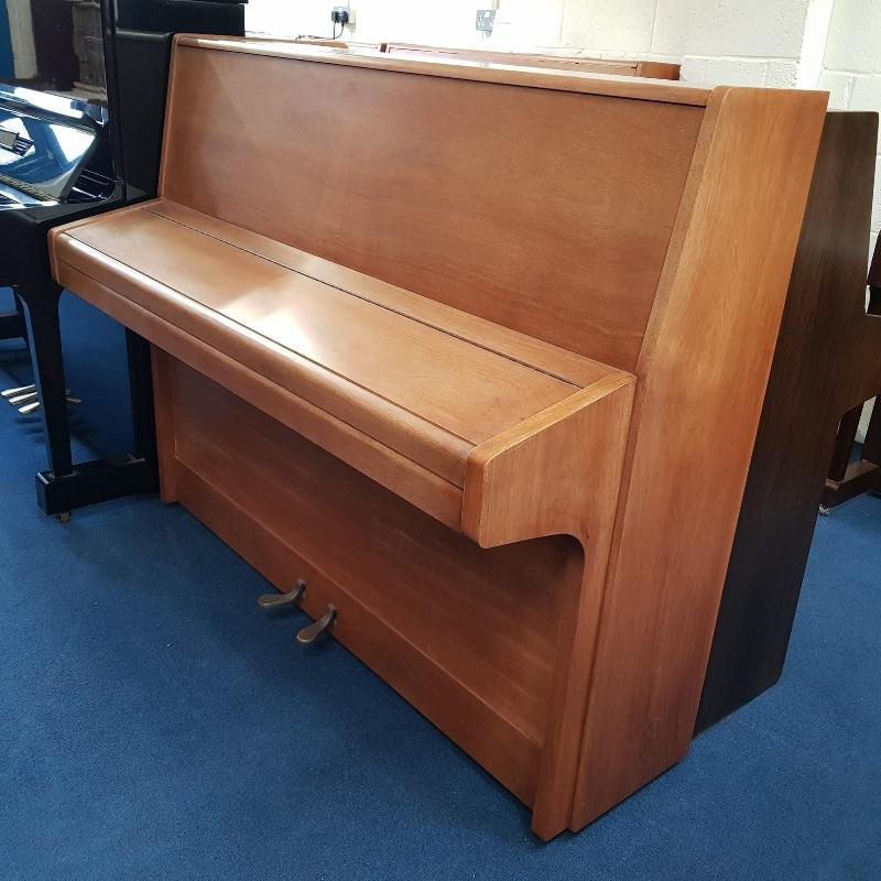 Knight K10 upright Piano in mahogany – Gallery image – Roberts Pianos Oxford