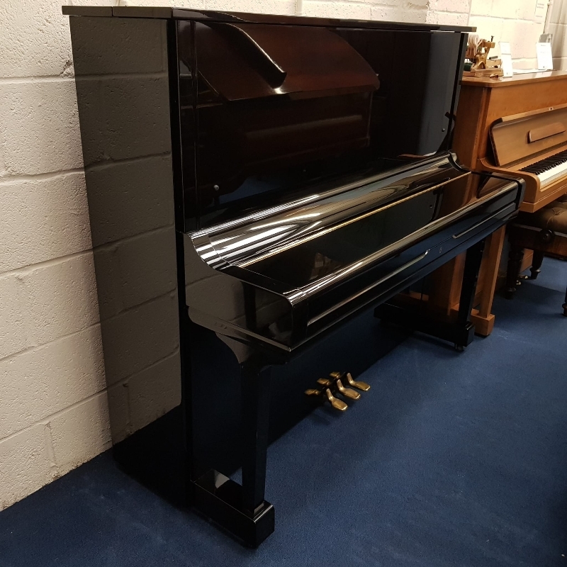 Yamaha U3H upright Piano in black polyester – Gallery image – Roberts Pianos Oxford