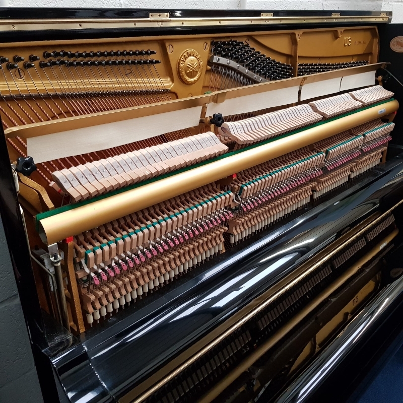 Yamaha U3H upright Piano in black polyester – Gallery image – Roberts Pianos Oxford