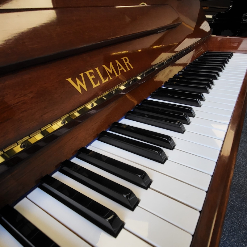 Welmar upright Piano in mahogany – Gallery image – Roberts Pianos Oxford