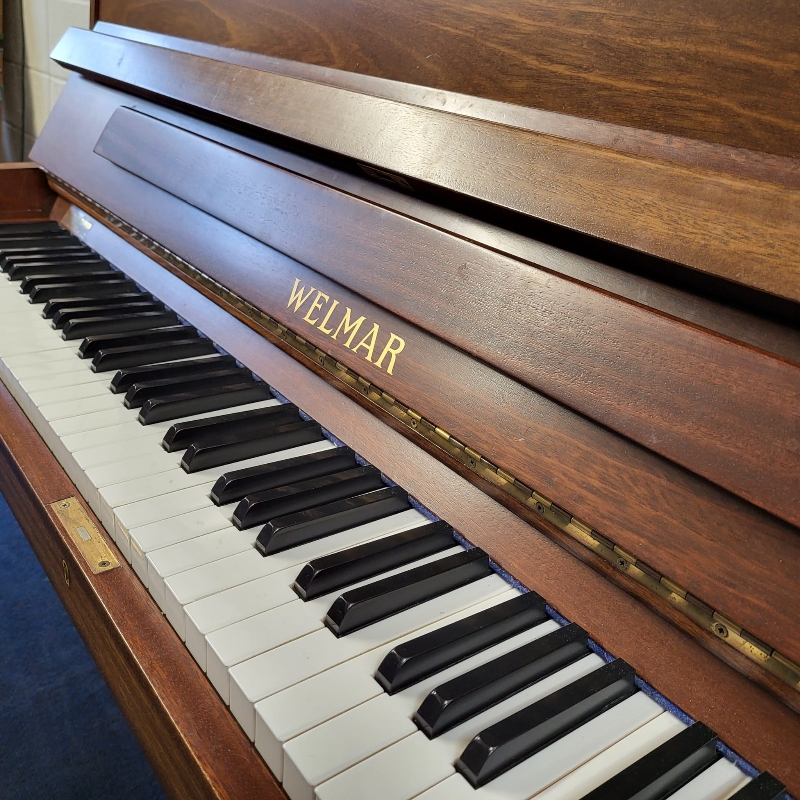 Welmar upright Piano in light mahogany – Gallery image – Roberts Pianos Oxford