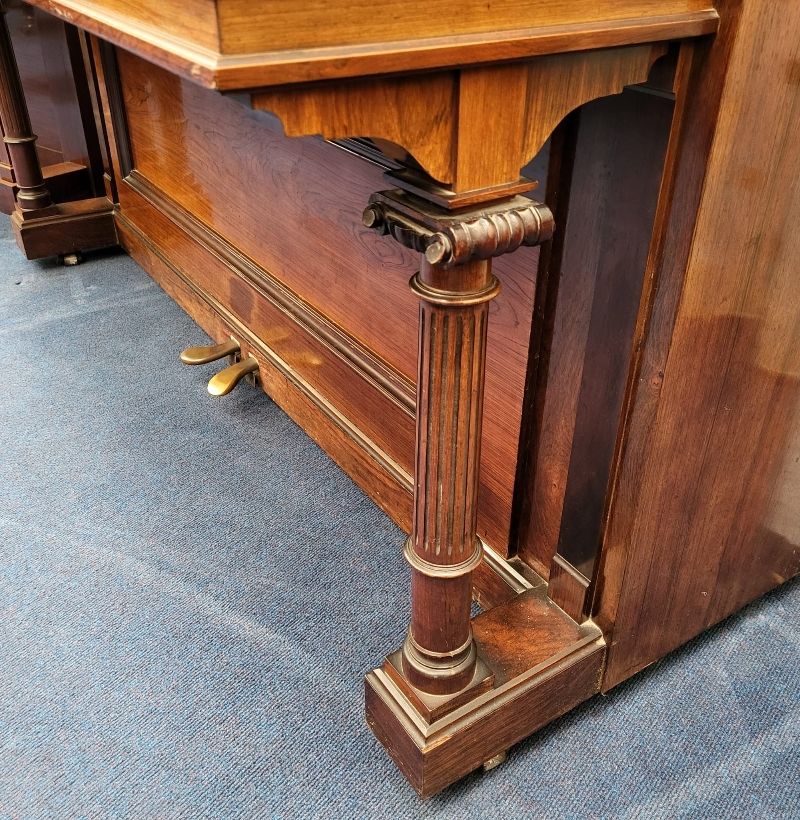 Bluthner upright Piano in rosewood – Gallery image – Roberts Pianos Oxford