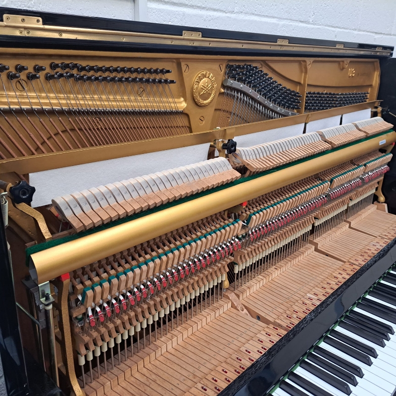 Yamaha U3H upright Piano in black polyester – Gallery image – Roberts Pianos Oxford