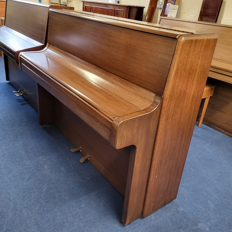 Welmar upright Piano in mahogany – Gallery image – Roberts Pianos Oxford
