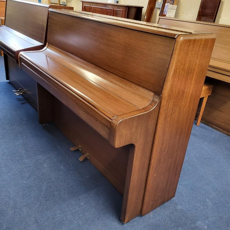 Welmar upright Piano in mahogany – Gallery image – Roberts Pianos Oxford