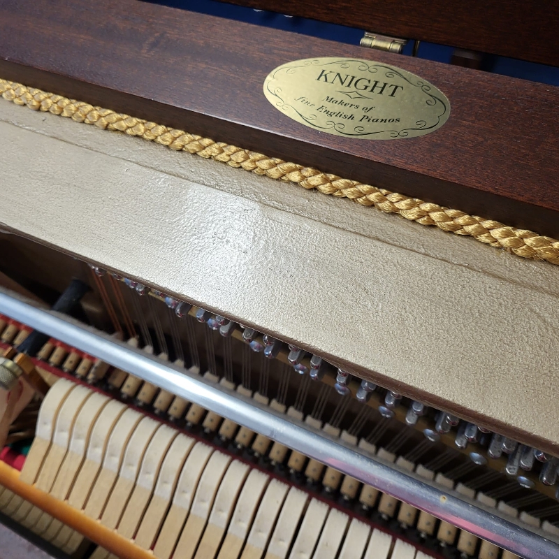 Knight upright Piano in mahogany – Gallery image – Roberts Pianos Oxford