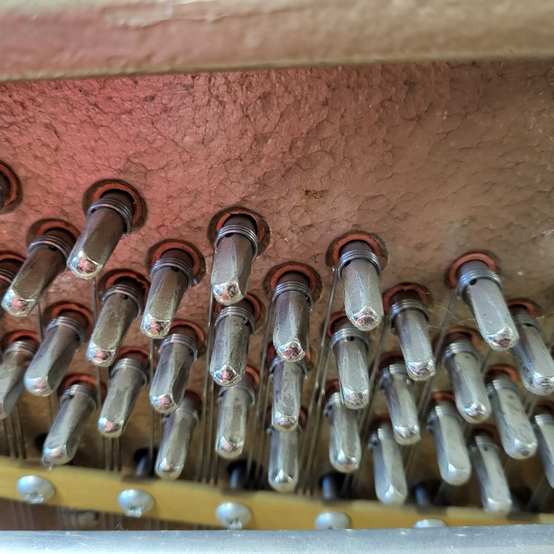 Knight upright Piano in mahogany – Gallery image – Roberts Pianos Oxford