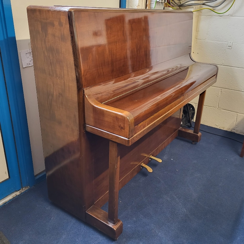 Welmar upright Piano in mahogany – Gallery image – Roberts Pianos Oxford