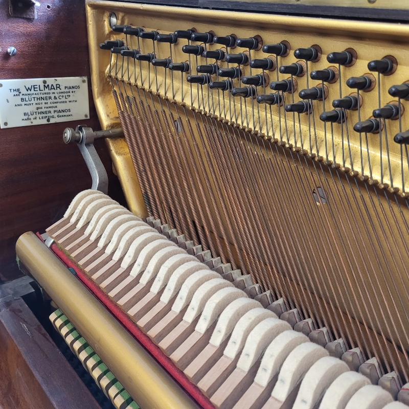 Welmar upright Piano in mahogany – Gallery image – Roberts Pianos Oxford
