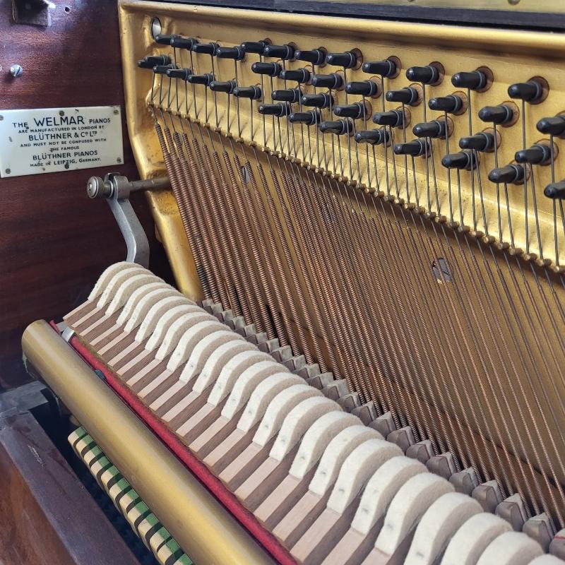 Welmar upright Piano in mahogany – Gallery image – Roberts Pianos Oxford