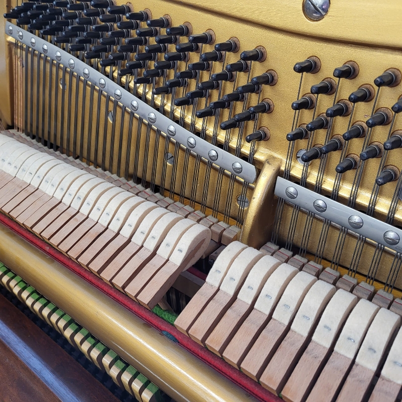Welmar upright Piano in mahogany – Gallery image – Roberts Pianos Oxford