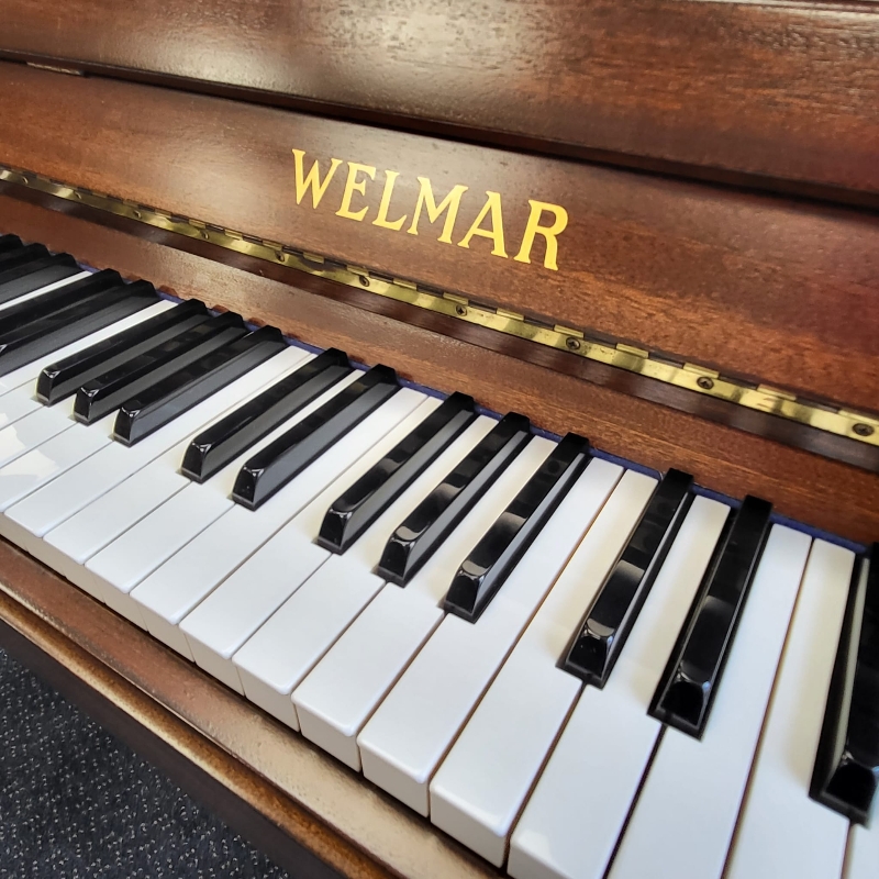 Welmar upright Piano in mahogany – Gallery image – Roberts Pianos Oxford