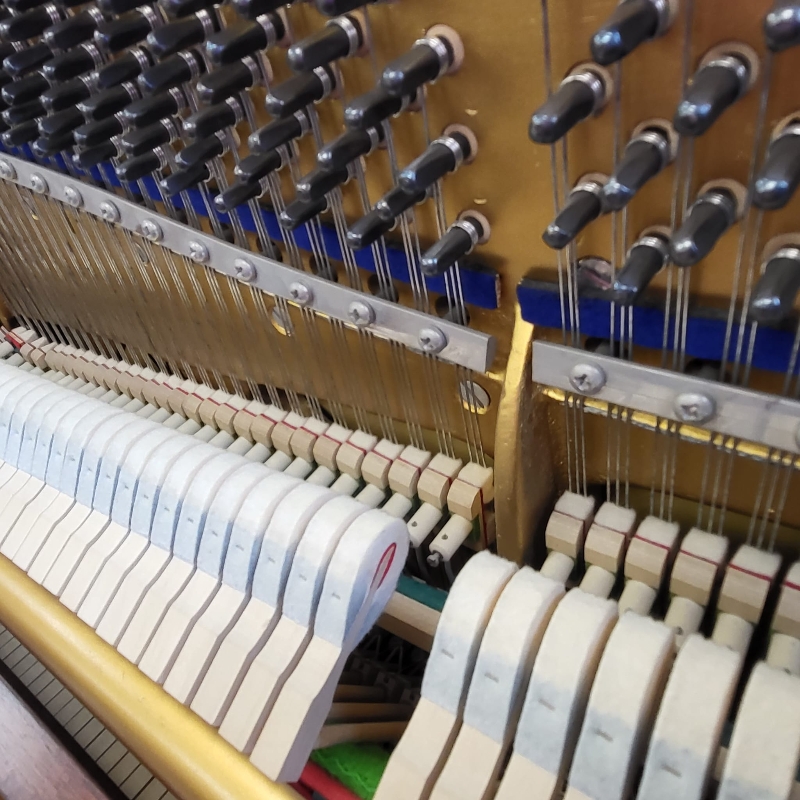Welmar upright Piano in mahogany – Gallery image – Roberts Pianos Oxford