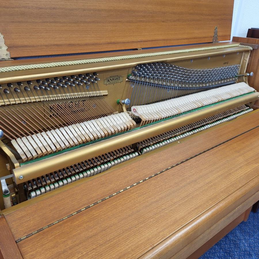Knight K10 upright Piano in mahogany – Gallery image – Roberts Pianos Oxford