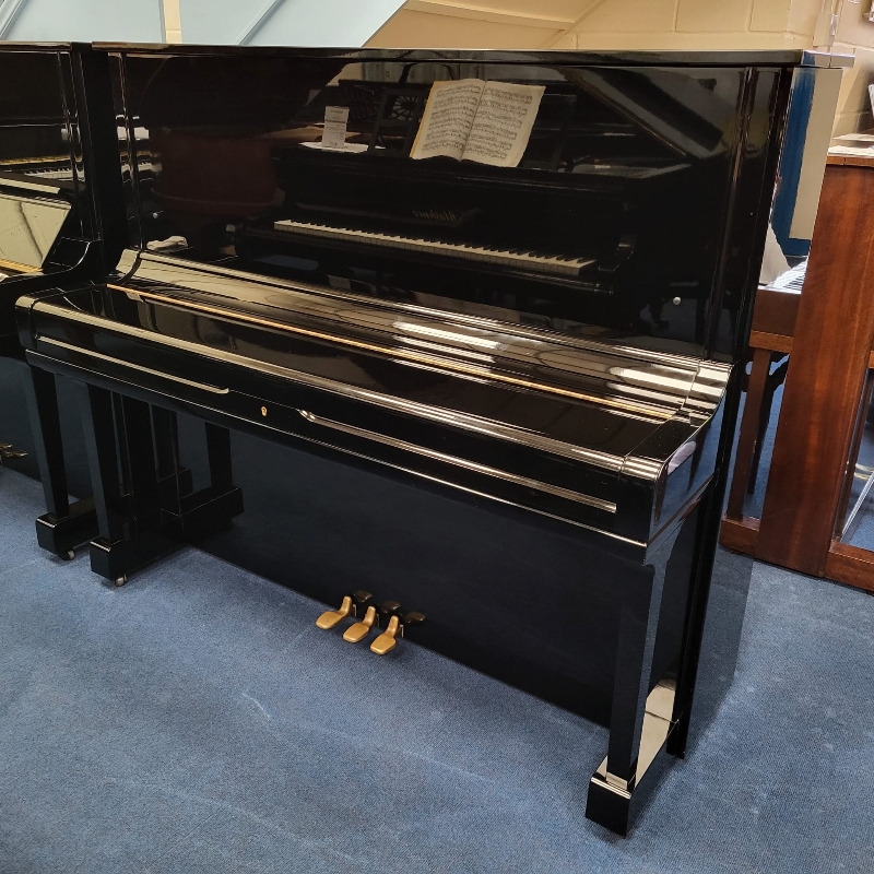 Yamaha U3H upright Piano in black polyester – Gallery image – Roberts Pianos Oxford