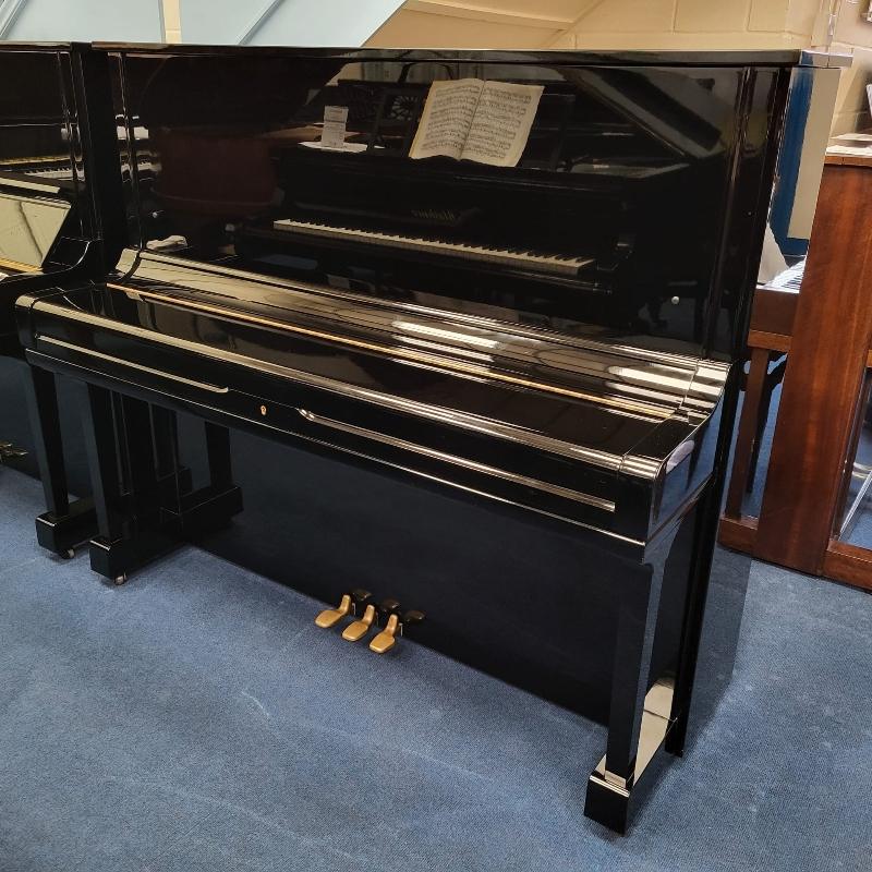 Yamaha U3H upright Piano in black polyester – Gallery image – Roberts Pianos Oxford