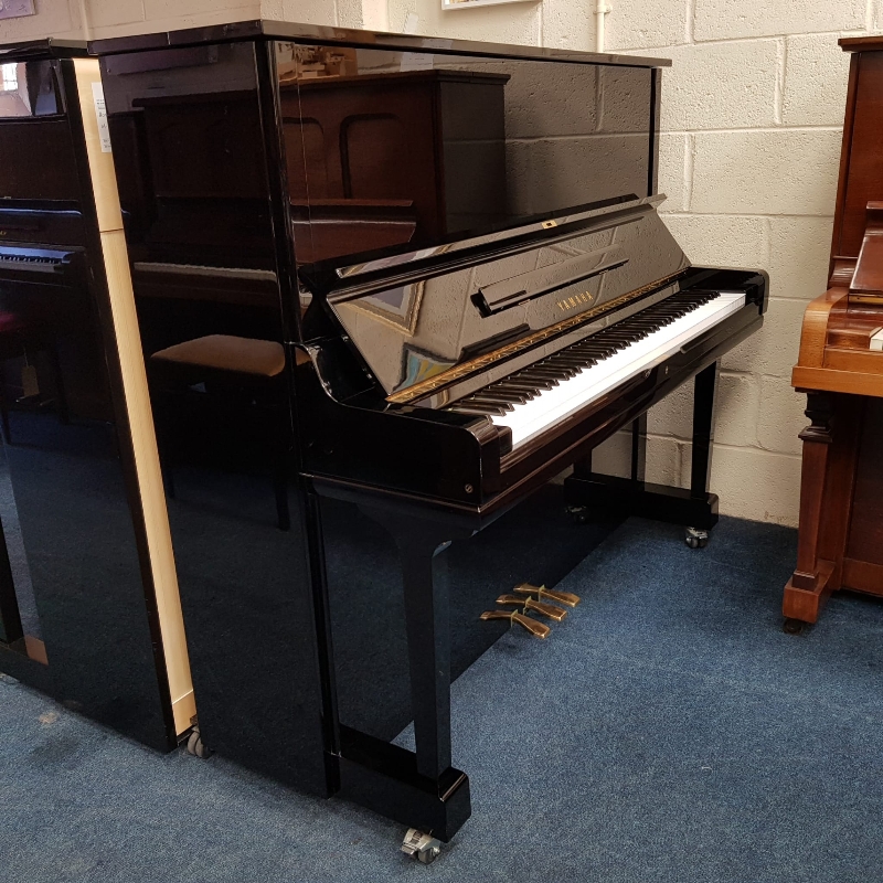 Yamaha U3M
