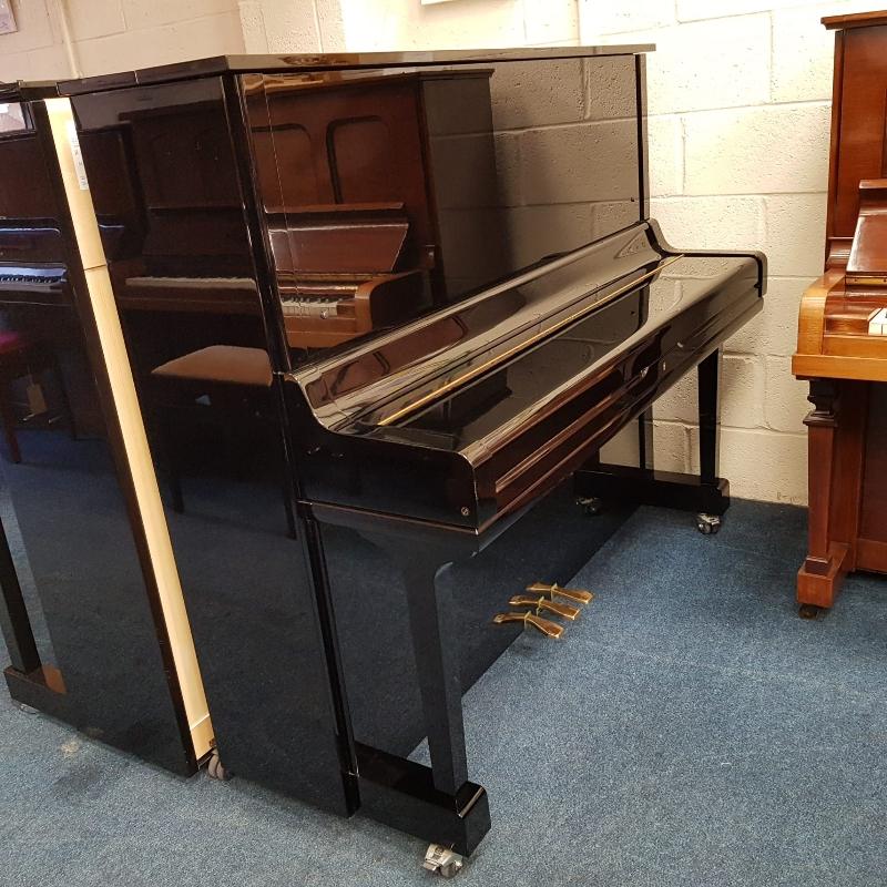 Yamaha U3M upright Piano in Black polyester – Gallery image – Roberts Pianos Oxford