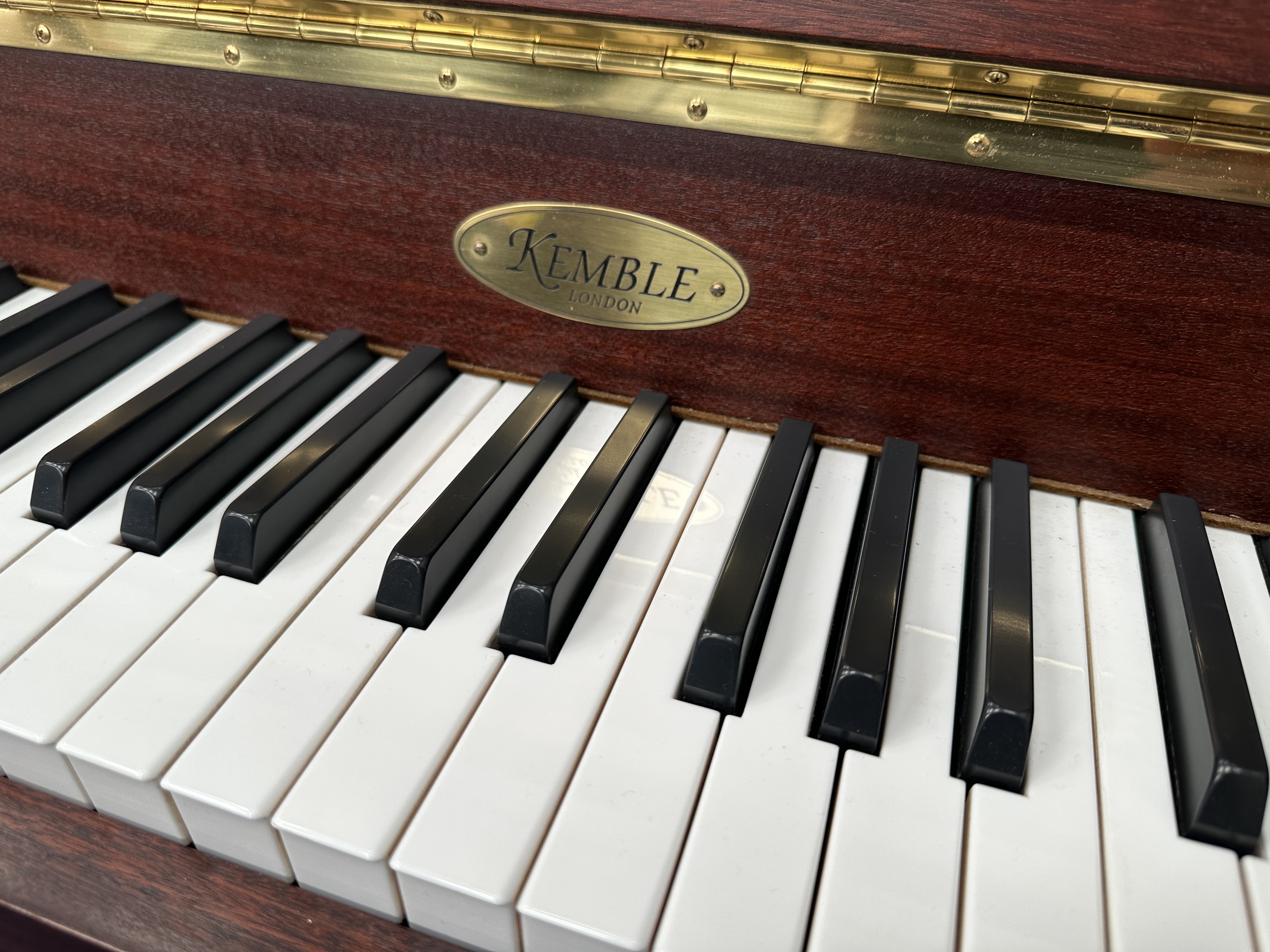 Kemble Compact