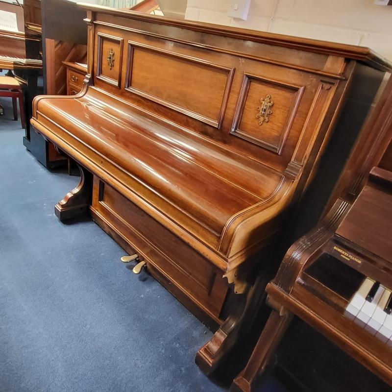 Bluthner 130 upright Piano in rosewood – Gallery image – Roberts Pianos Oxford