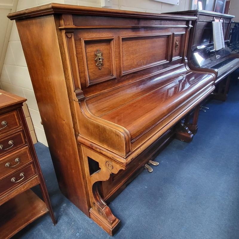 Bluthner 130 upright Piano in rosewood – Gallery image – Roberts Pianos Oxford