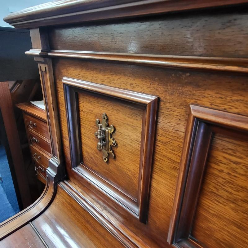Bluthner 130 upright Piano in rosewood – Gallery image – Roberts Pianos Oxford