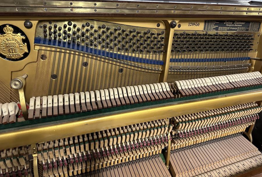 Bluthner 3 upright Piano in mahogany – Gallery image – Roberts Pianos Oxford