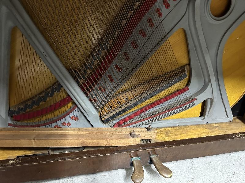 Bluthner 3 upright Piano in mahogany – Gallery image – Roberts Pianos Oxford