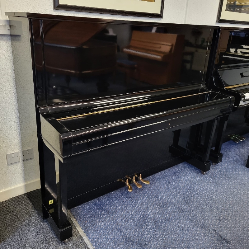 Yamaha U3