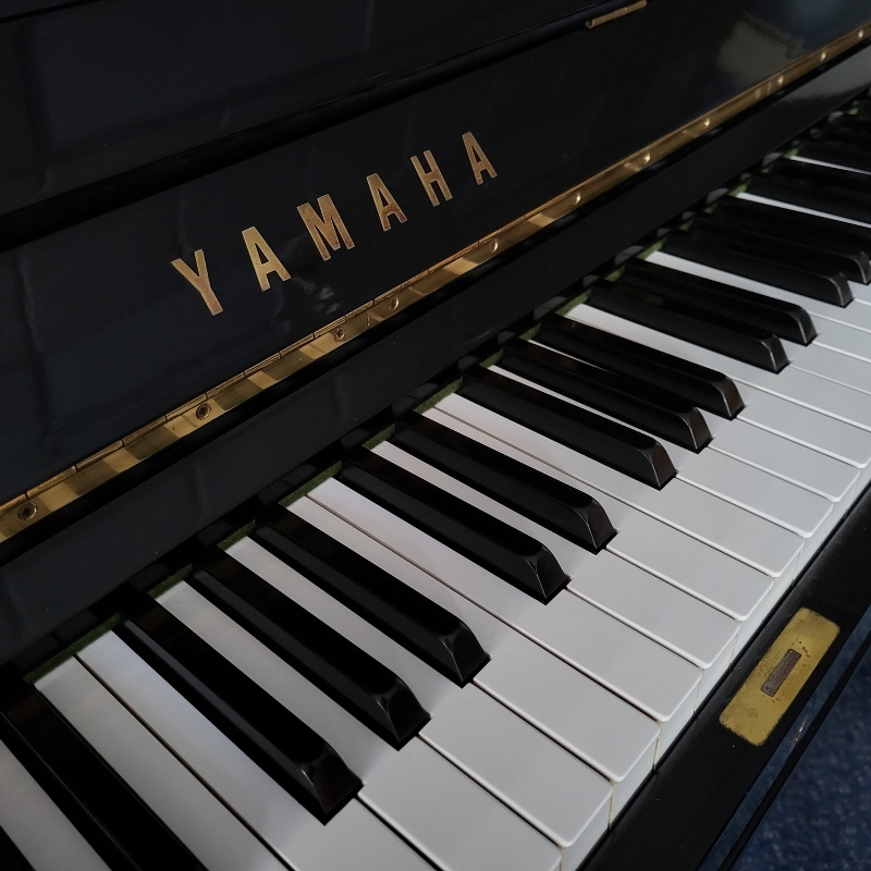 Yamaha U3