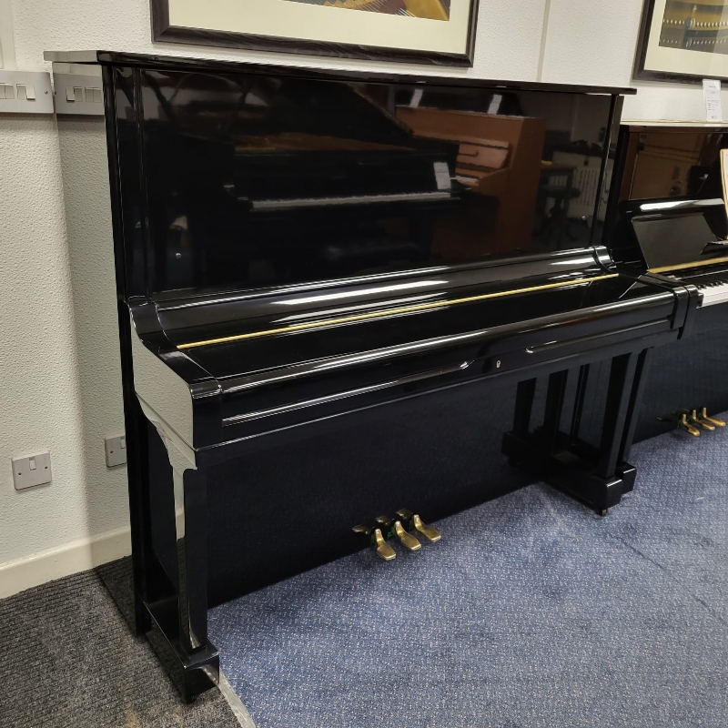 Yamaha U3H upright Piano in black polyester – Gallery image – Roberts Pianos Oxford