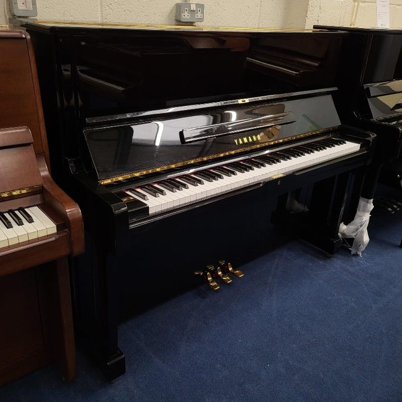 Yamaha U1H upright Piano in Bright black – Featured image – Roberts Pianos Oxford