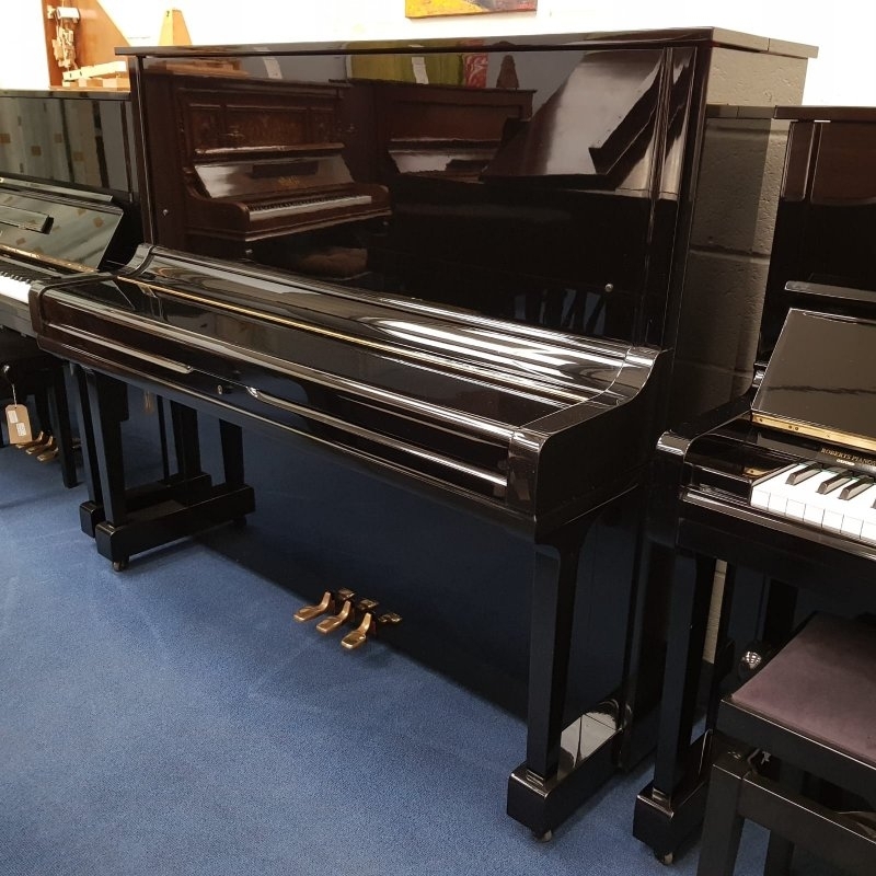Yamaha U3G upright Piano in black polyester – Gallery image – Roberts Pianos Oxford