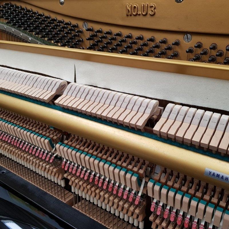 Yamaha U3G upright Piano in black polyester – Gallery image – Roberts Pianos Oxford
