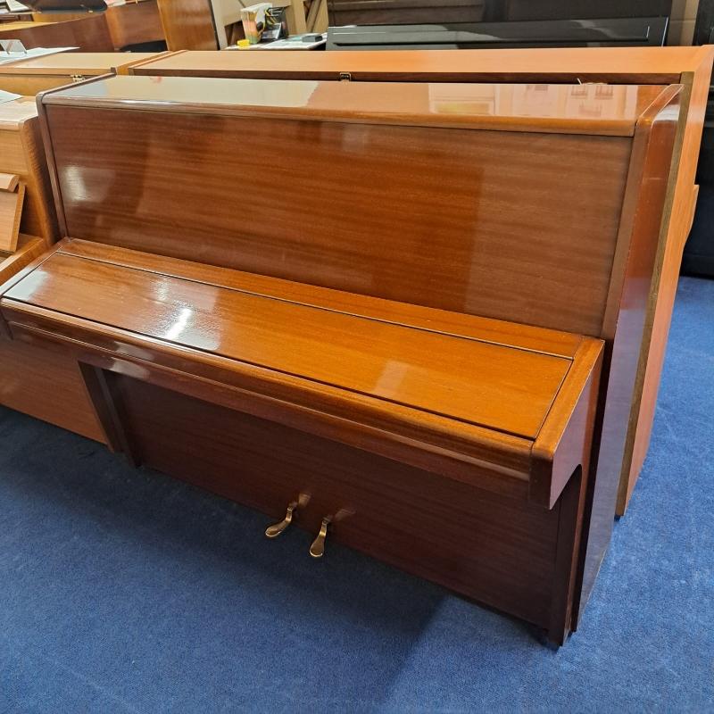 Knight K10 upright Piano in mahogany – Gallery image – Roberts Pianos Oxford
