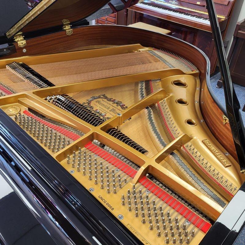 Samick SG140 grand Piano in black polyester – Gallery image – Roberts Pianos Oxford