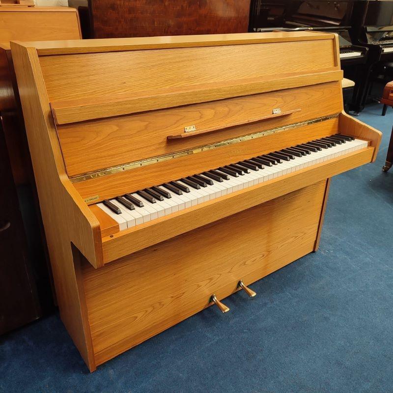 Kemble Compact upright Piano in medium mahogany – Featured image – Roberts Pianos Oxford