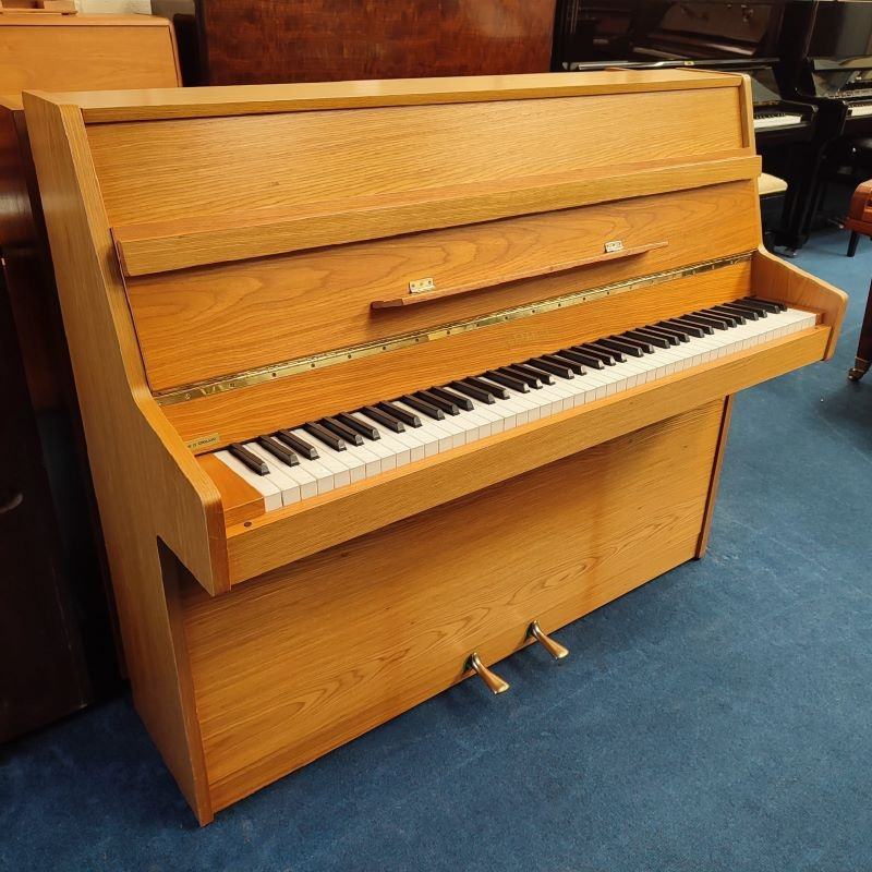 Kemble Compact upright Piano in medium mahogany – Featured image – Roberts Pianos Oxford