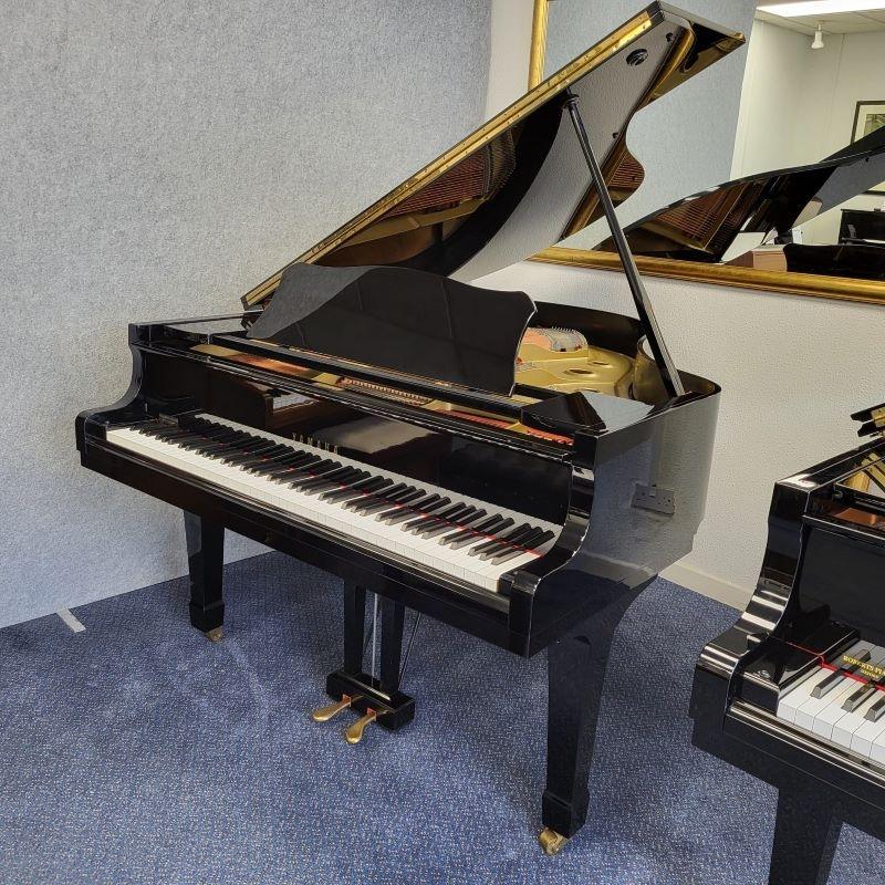 Yamaha G2 grand Piano in black – Featured image – Roberts Pianos Oxford