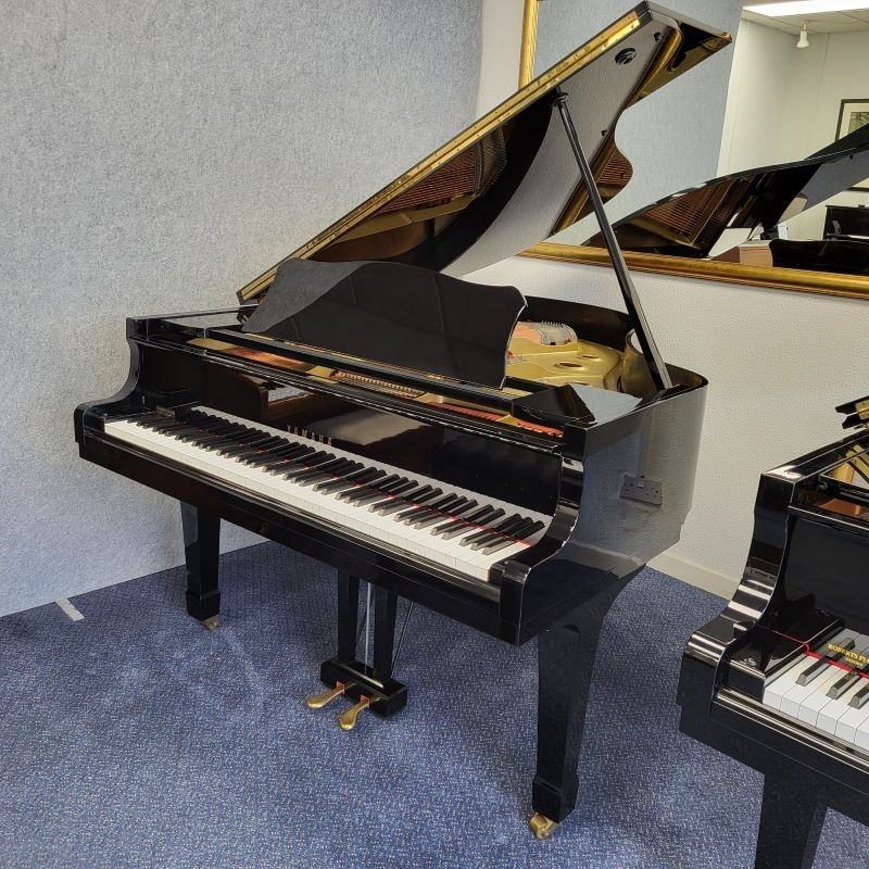 Yamaha G2 grand Piano in black – Featured image – Roberts Pianos Oxford